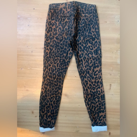 Leopard Print Jeans 🐆 - Picture 4 of 4